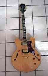 Epiphone Sheraton 1991 natural 2.jpg